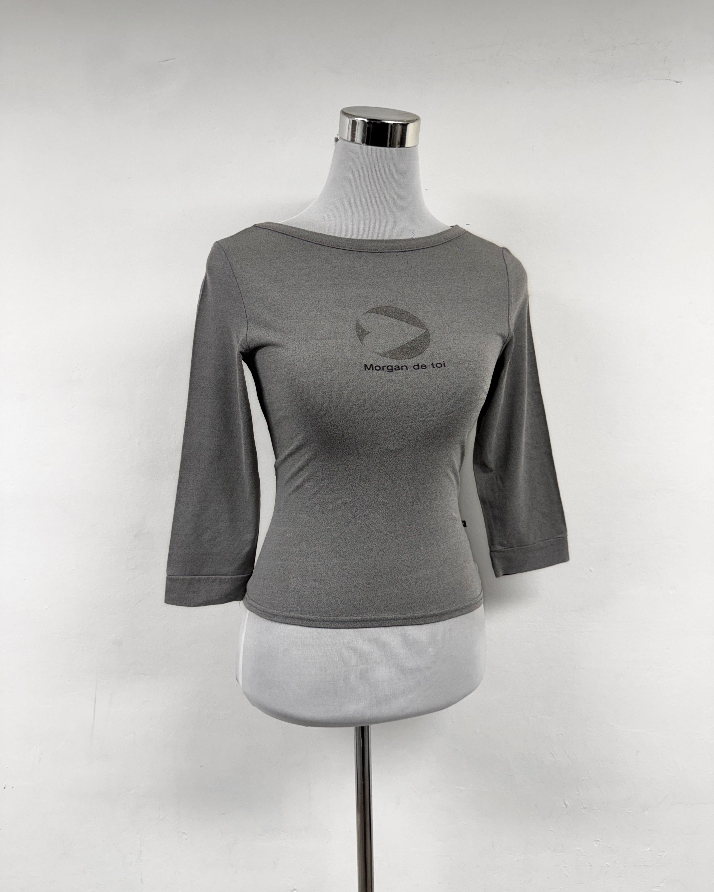 Grey Morgan De Toi spell out top